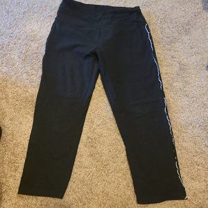 Ruby Ribbon Tuxedo Capri L